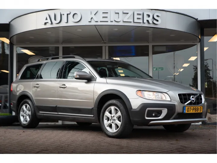 Volvo XC70 3.0 T6 Kinetic  Image 1