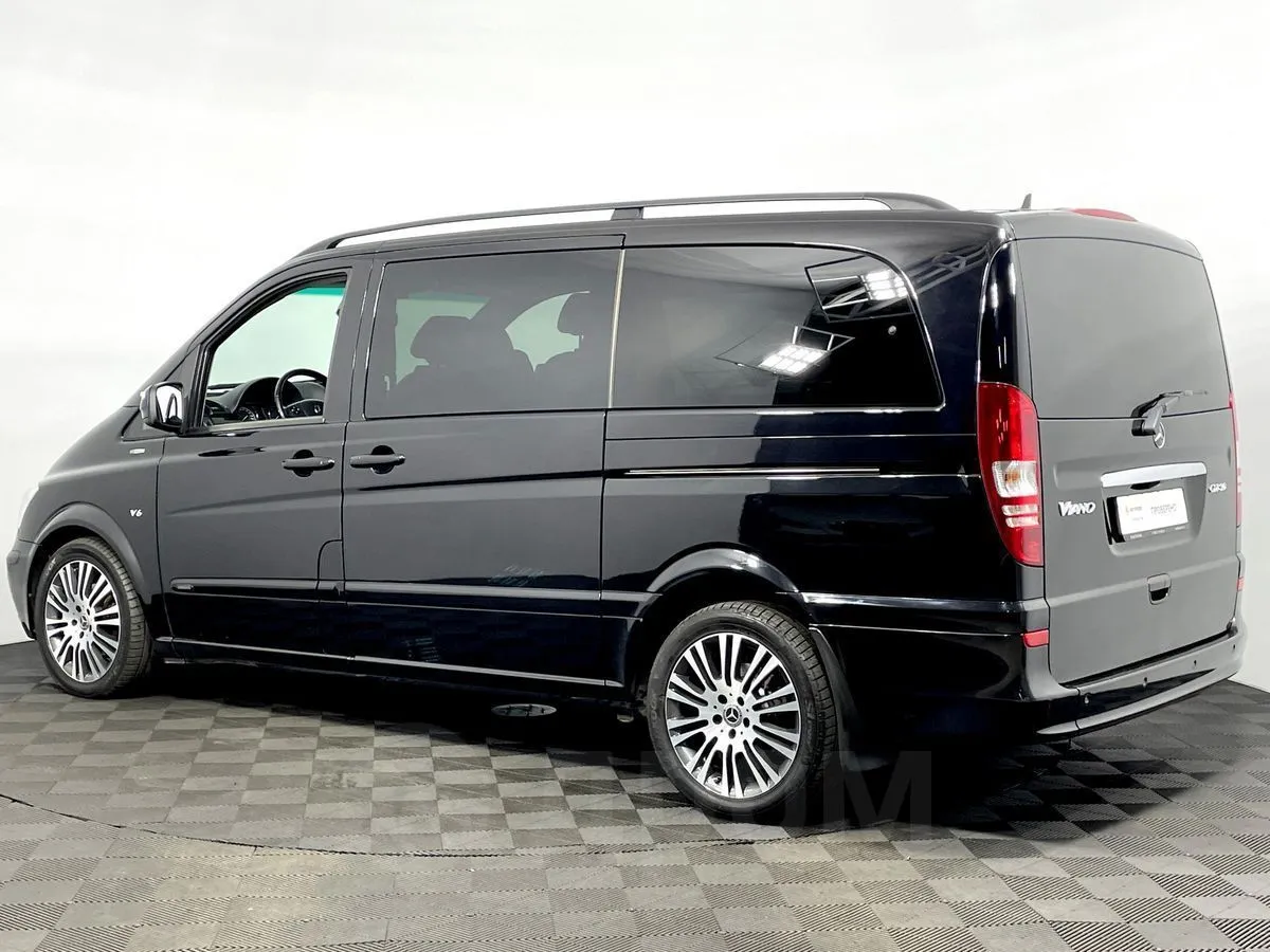 Mercedes-Benz Viano Image 2